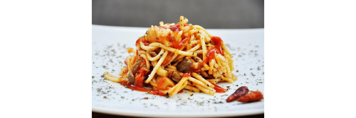 Oyster Mushroom Spaghetti with Tomato and Basil Sauce